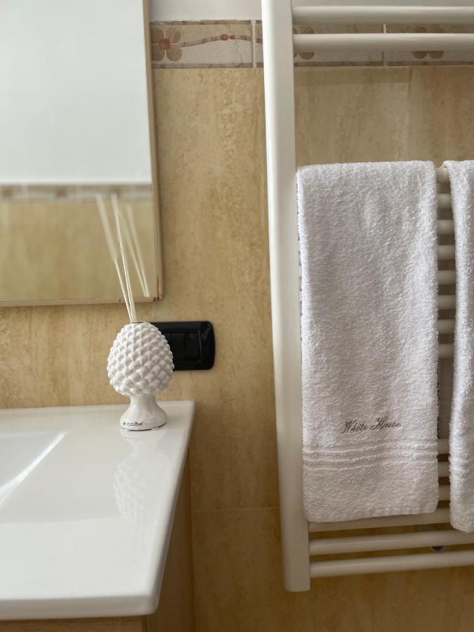 レッチェ Salentina White House Bed & Breakfast エクステリア 写真